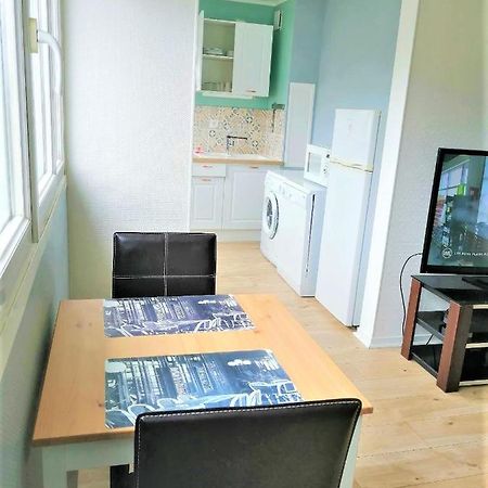 Khara - Sils Appartement Caen Buitenkant foto